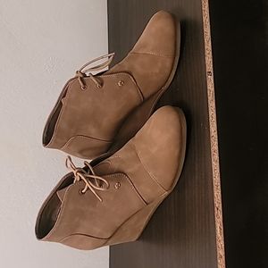 Natural Reflections Heel Ankle Boots